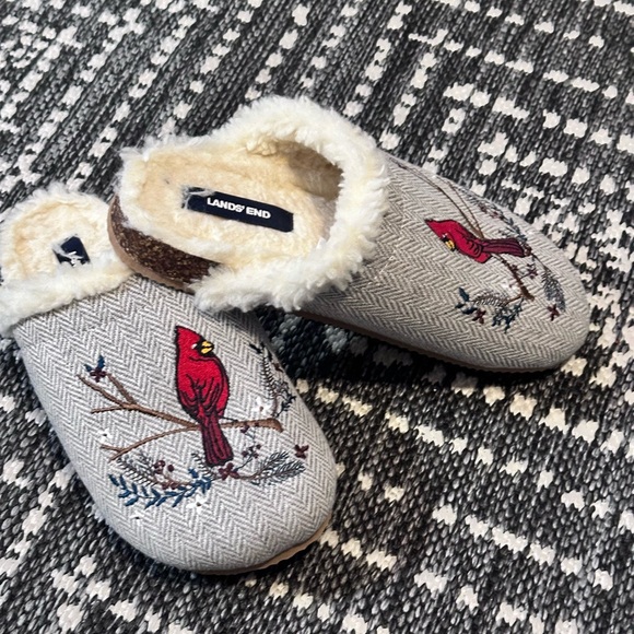 Lands' End Gray Slippers Holiday Sherpa Lined Red Cardinal Bird Christmas - Picture 10 of 10